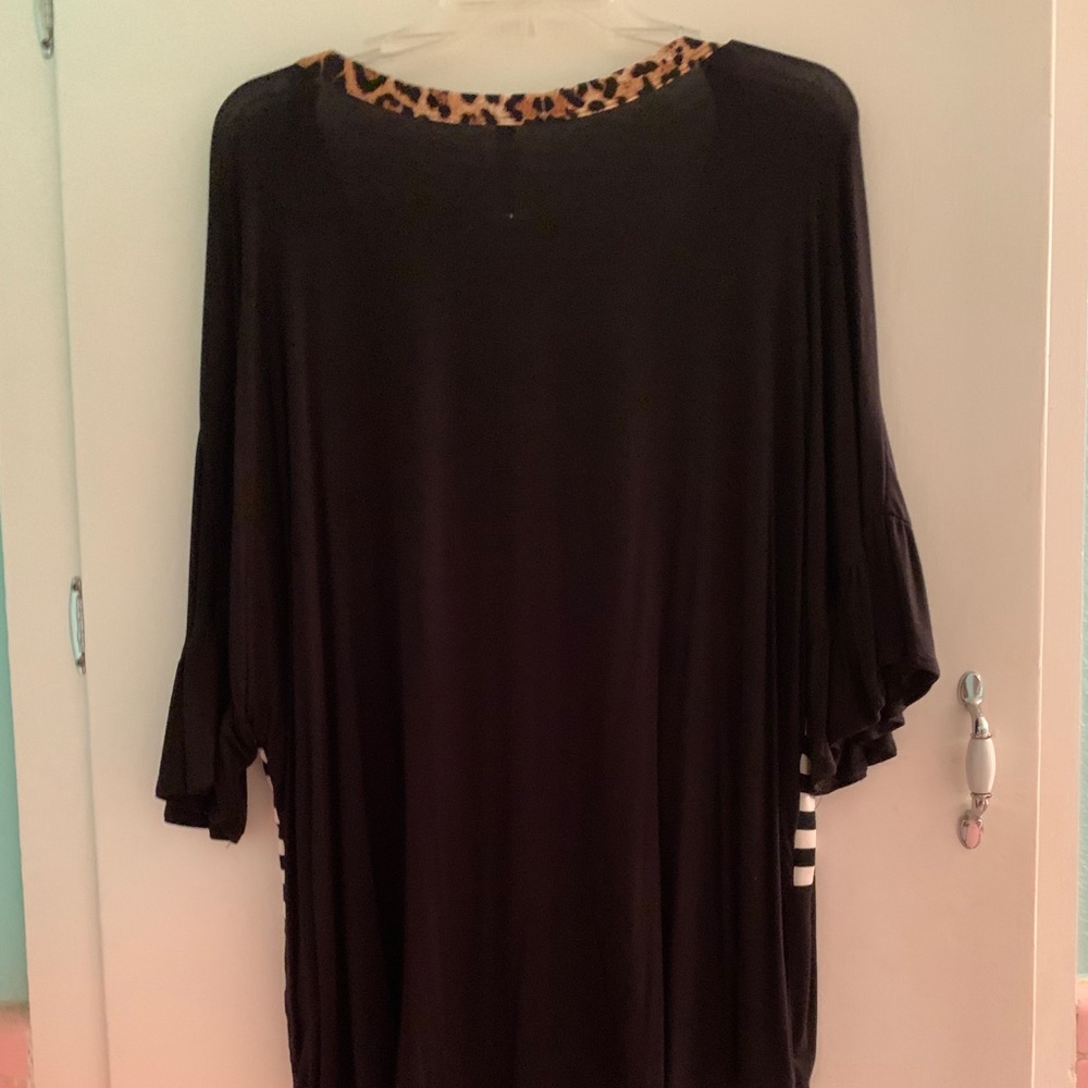 Colorblock Top - Picture 2 of 2